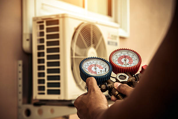 Professional Ac Installation technician working in Mount Carmel, OH